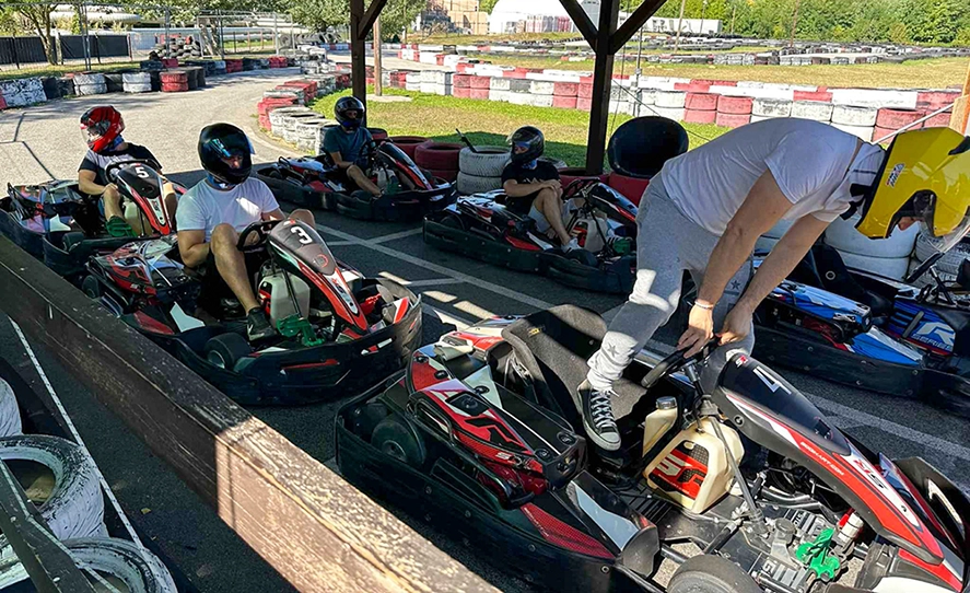 Közösség, lendület, élmény – gokartnap a GLT Deltánál
